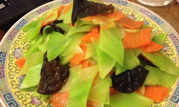 腰果炒莴苣怎么做？步骤和技巧是什么？