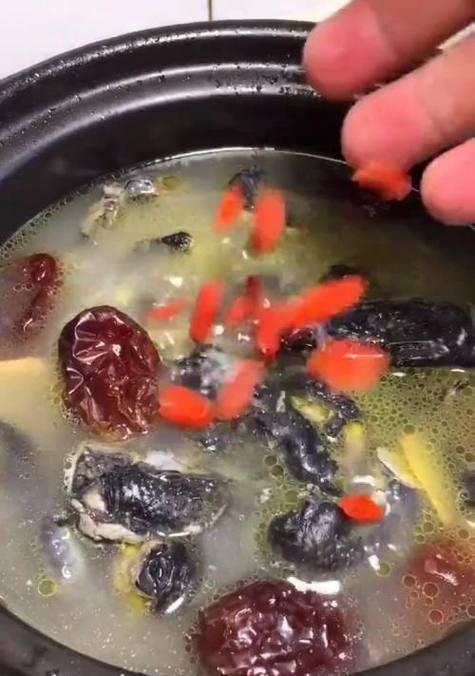 养颜补血乌鸡汤的做法是什么？如何在家轻松制作？
