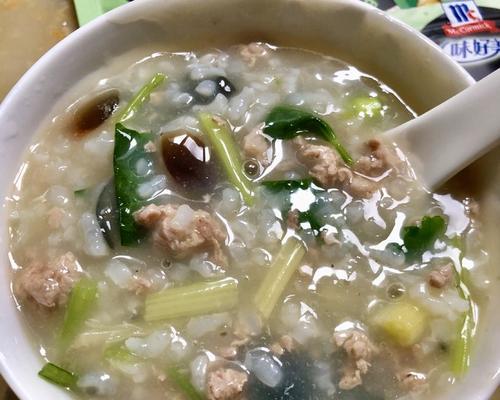 养胃皮蛋瘦肉粥怎么做？有哪些步骤和技巧？