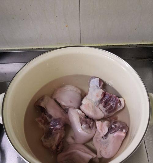 养生猪肘汤的做法是什么？如何在家轻松制作？
