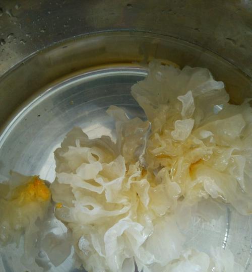 养生热饮银耳蹄子奶茶怎么做？有哪些步骤和注意事项？
