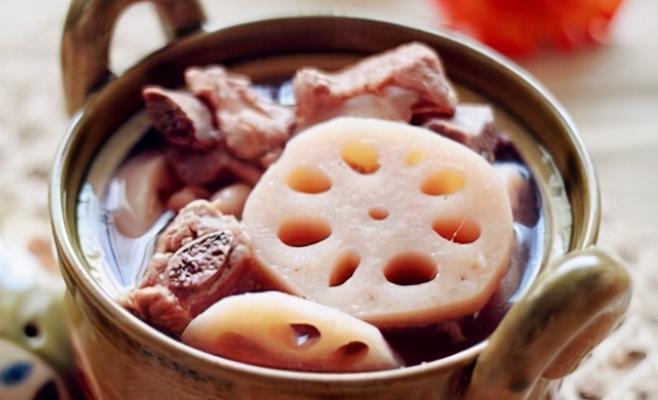 养生莲藕汤怎么做？有哪些健康益处？