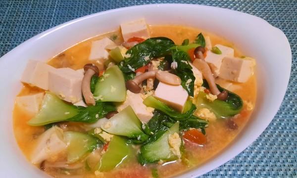 养生菌菇豆腐汤的做法是什么？如何在家轻松制作？