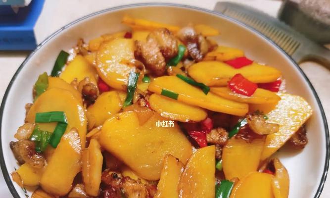 洋芋片炒肉丝的做法是什么？如何炒出美味的洋芋片炒肉丝？
