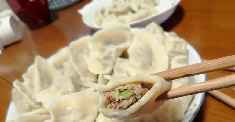 洋槐花饺子怎么做？有哪些独特步骤和技巧？