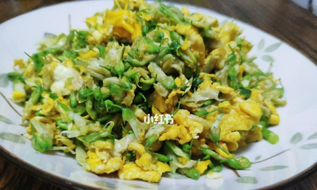 洋槐花炒鸡蛋怎么做？有哪些步骤和技巧？