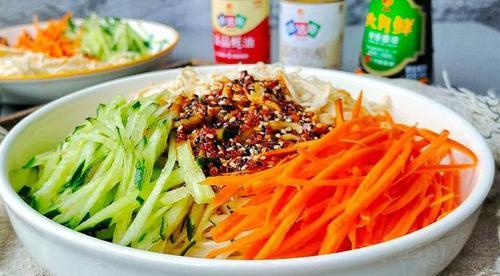 洋槐花拌面菜怎么做？有哪些步骤和技巧？