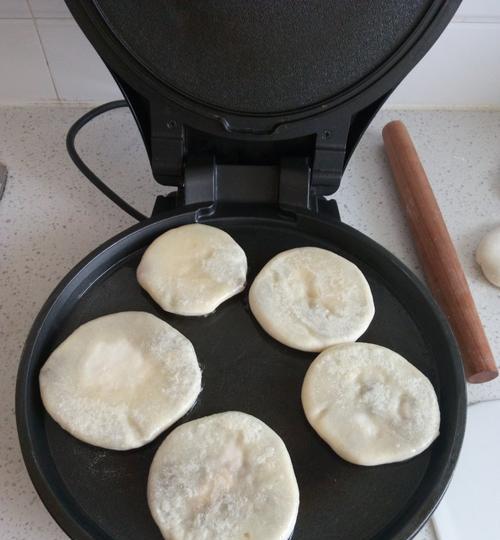洋葱猪肉馅肉饼怎么做？步骤和技巧有哪些？