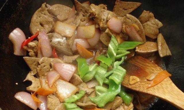洋葱猪肝的做法是什么？如何做出美味的洋葱猪肝？