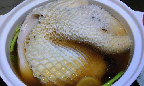 洋葱鱼饺巧达汤怎么做？步骤和技巧有哪些？