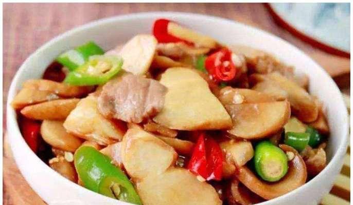 洋葱香菇炒肉怎么做？步骤和技巧有哪些？