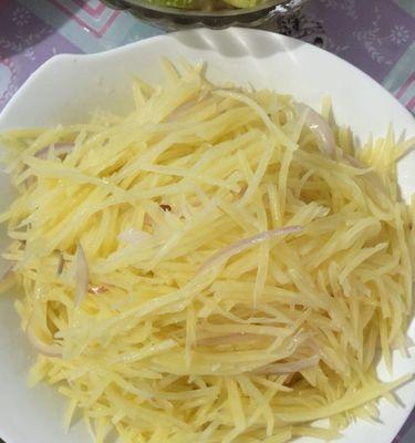 洋葱土豆丝饼怎么做？步骤和技巧有哪些？
