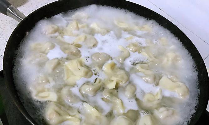 洋葱水饺怎么做？有哪些步骤和技巧？