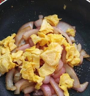 洋葱肉末炒鸡蛋怎么做？步骤和技巧有哪些？