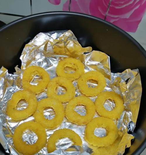 洋葱圈肉饼的做法是什么？如何在家轻松制作？