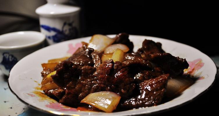 洋葱牛肉片的做法是什么？如何快速做出美味的洋葱牛肉片？