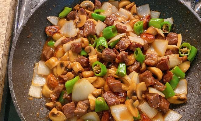 洋葱牛肉粒的做法是什么？如何做出美味的洋葱牛肉粒？