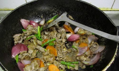 洋葱牛肉怎么做才美味？有哪些步骤和技巧？