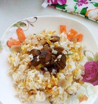 洋葱牛肉炒饭怎么做？步骤和技巧有哪些？
