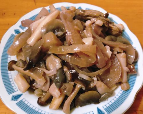 洋葱木耳炒黄瓜怎么做？步骤和技巧有哪些？