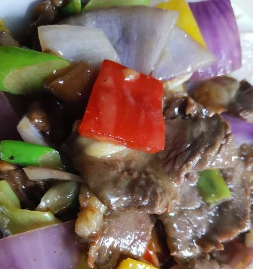洋葱辣椒炒牛肉怎么做？步骤和技巧是什么？