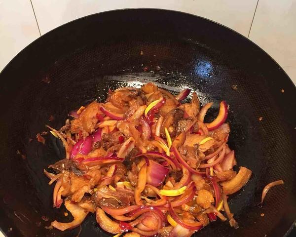 洋葱回锅肉怎么做？有哪些步骤和技巧？