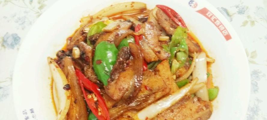 洋葱回锅肉怎么做？有哪些步骤和技巧？