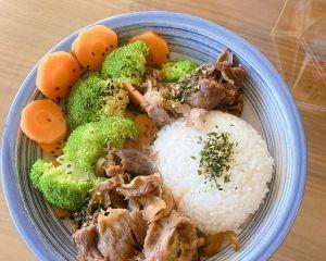 洋葱肥牛饭怎么做？步骤详解和常见问题解答？