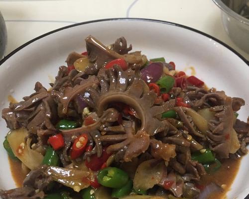 洋葱炒鸭肾的做法是什么？如何做出美味的洋葱炒鸭肾？