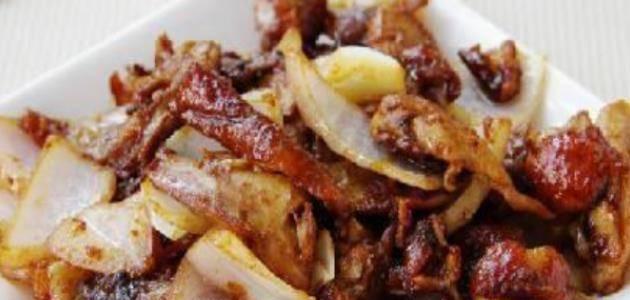 洋葱炒鸭肉的做法是什么？如何做出美味的洋葱炒鸭肉？