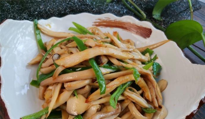 洋葱炒杏鲍菇怎么做？步骤和技巧有哪些？