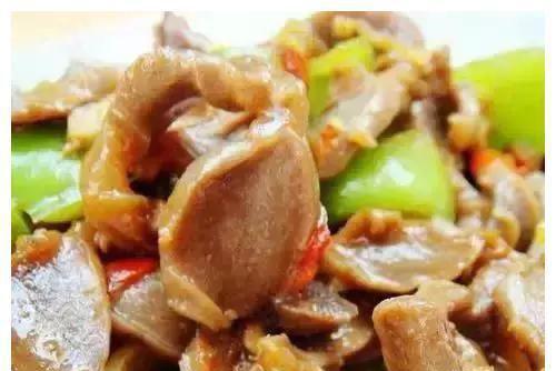 洋葱炒囗条怎么做？步骤是什么？