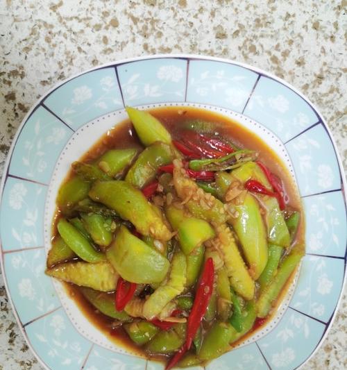 洋葱炒丝瓜怎么做？步骤详解和常见问题解答？