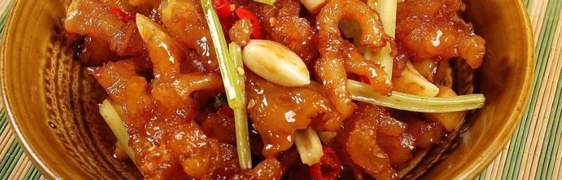 洋葱炒霜降猪怎么做？步骤和技巧有哪些？