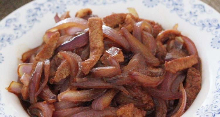 洋葱炒烧肉的做法是什么？如何做出美味的洋葱炒烧肉？