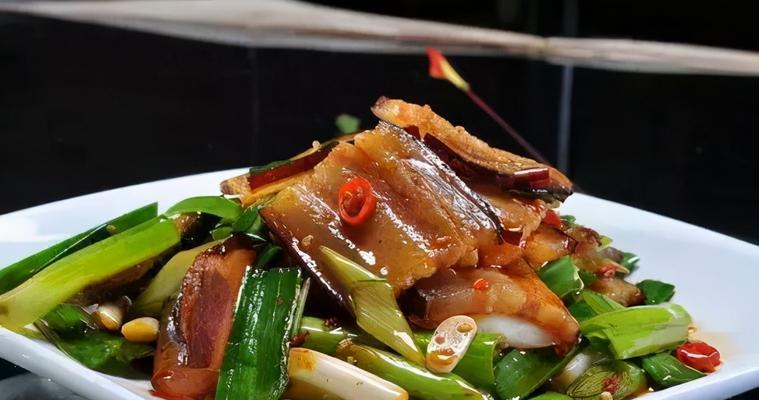 洋葱炒腊肉怎么做？有哪些步骤和技巧？