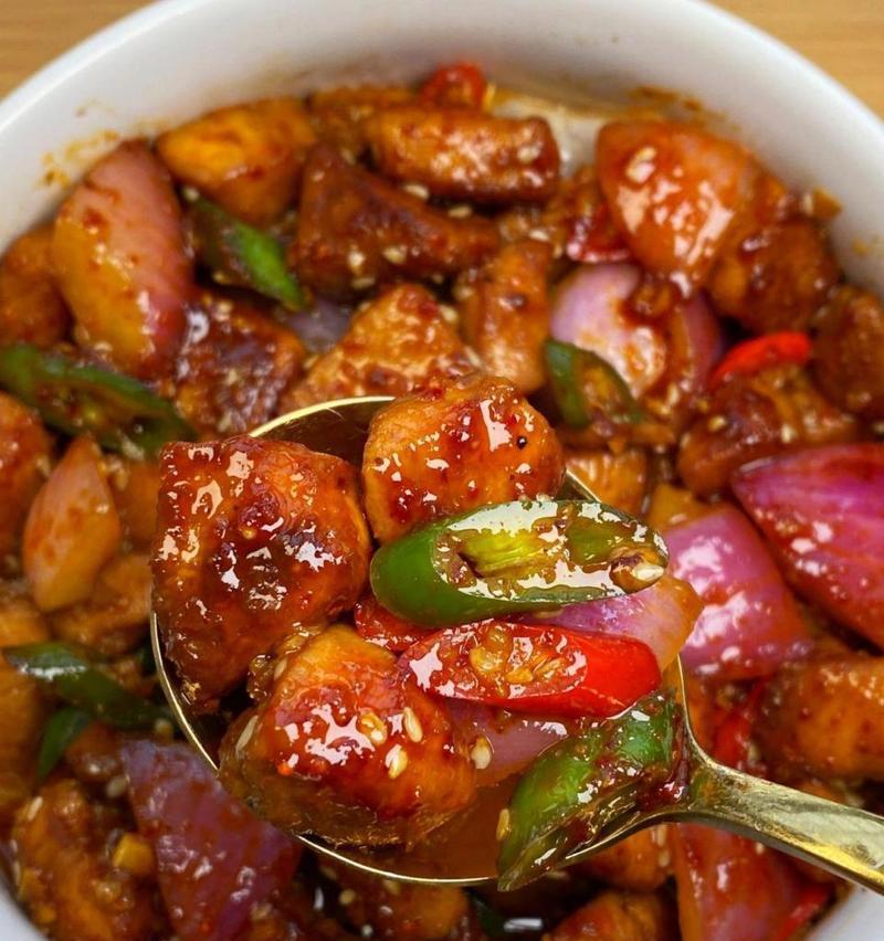洋葱炒鸡胸肉的做法是什么？如何做出美味的洋葱炒鸡胸肉？