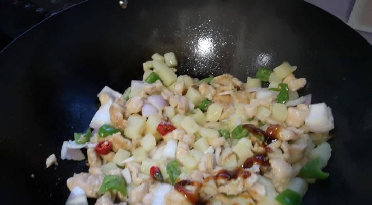 洋葱炒鸡丁怎么做才美味？步骤详解是什么？