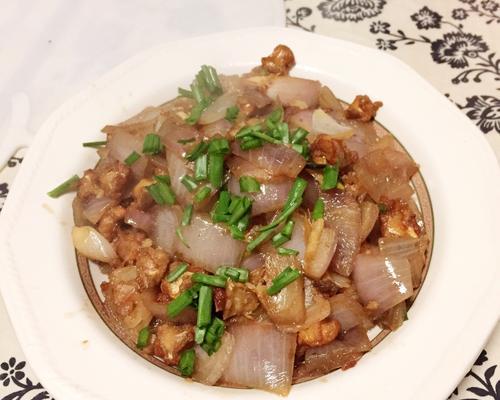洋葱炒饿胗的做法是什么？如何炒出美味的洋葱炒饿胗？
