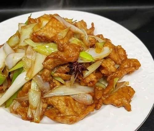 洋葱爆肉的做法是什么？如何做出美味的洋葱爆肉？
