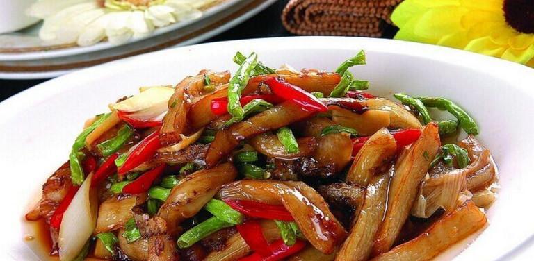 洋葱爆茄子的做法是什么？如何做出美味的洋葱爆茄子？