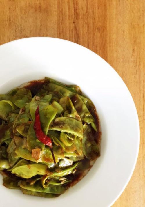 洋扁豆鸡腿饭怎么做？步骤和技巧有哪些？