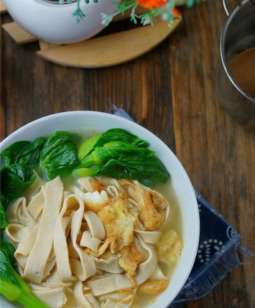 羊血粉丝豆皮汤怎么做？有哪些步骤和技巧？