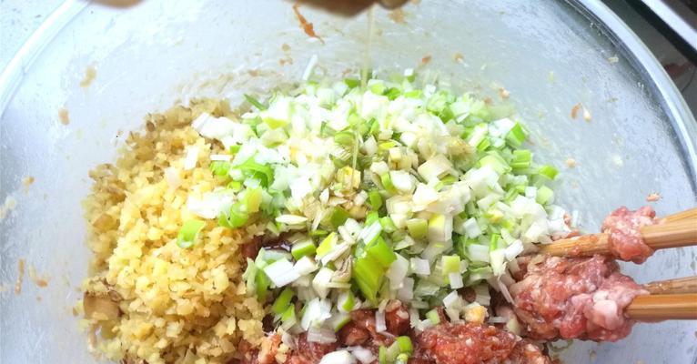 羊肉馅混沌怎么做？详细步骤和技巧是什么？