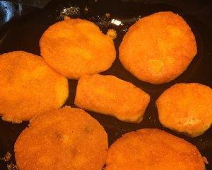 羊肉馅儿饼怎么做？在家轻松制作的秘诀是什么？