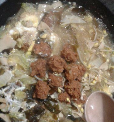 羊肉丸子怎么做才鲜嫩多汁？家庭版简易做法分享？