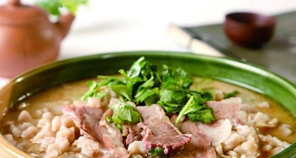 羊肉泡馍怎么做？详细步骤和技巧是什么？