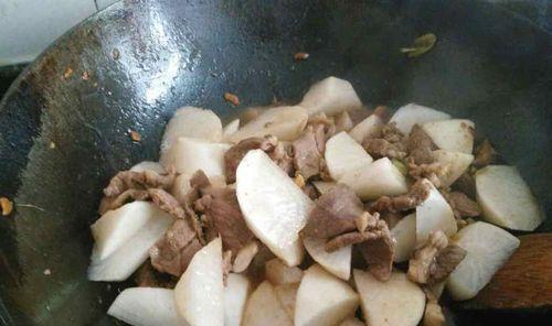 羊肉萝卜养身汤怎么做？有哪些健康益处？