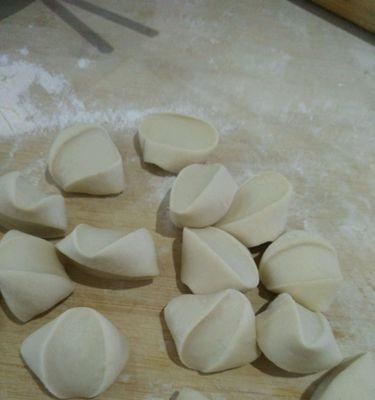 羊肉胡萝卜馅饺子怎么做？步骤和技巧有哪些？
