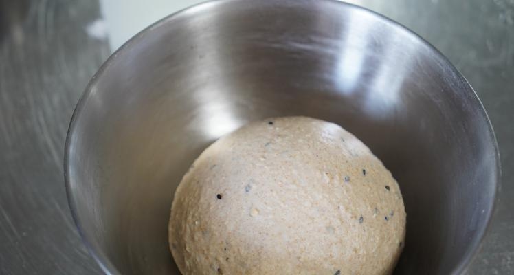 燕麦小面包怎么做？有哪些简单易学的制作步骤？